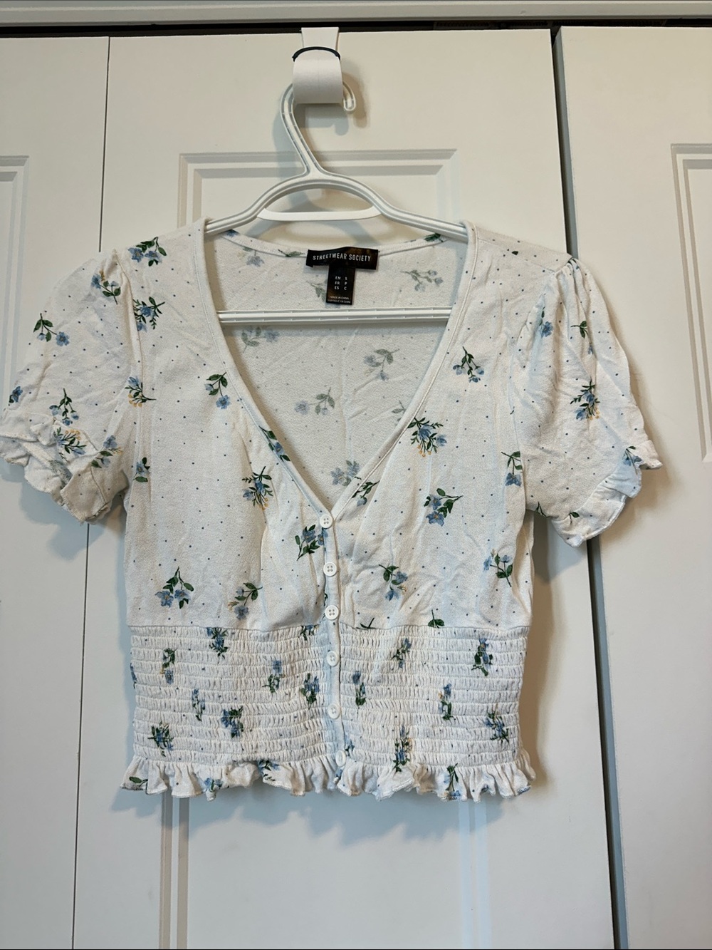 Urban Planet White Floral Button-Front Cropped Top